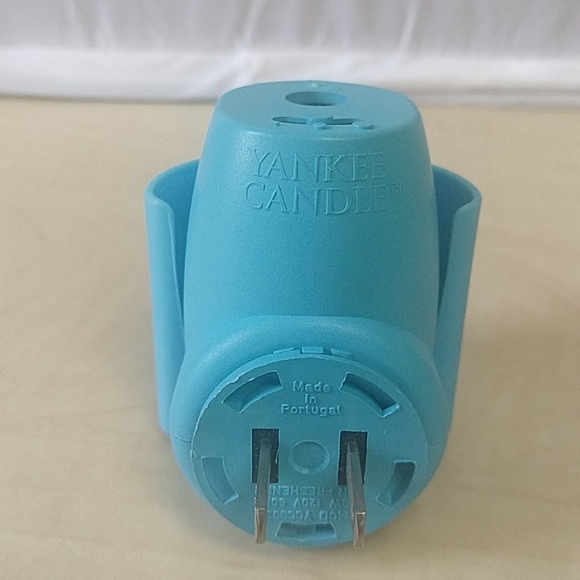 Yankee Candle 2 Solid Scent Plug Base Diffuser - Picture 3 of 7